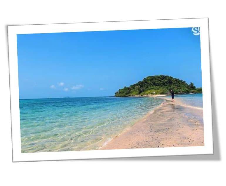 A sand walkway at Ko Khan Island